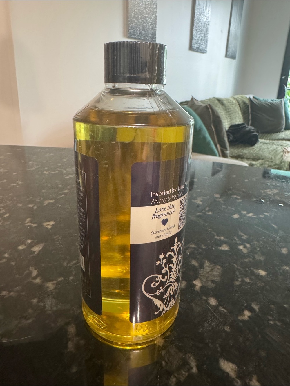 AROMA360 Blue Amber Iris Oud Wood Home Fragrance - Blue 500ml - Picture 3 of 4